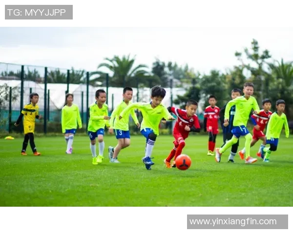 足球小孩哭泣的背后是梦想与坚持的故事